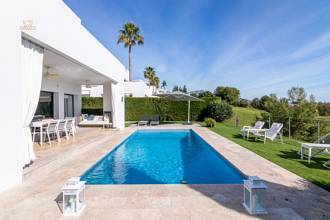 Thumbnail von Villa For Sale in Benahavis, Málaga