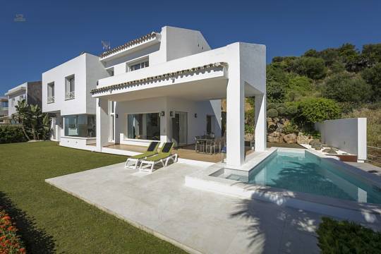 Villa For Sale in Benahavis, Málaga