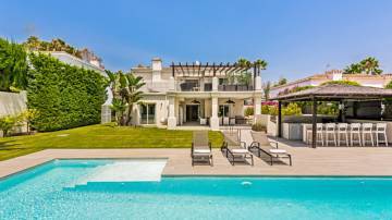 Villa For Sale in San Pedro de Alcántara, Málaga