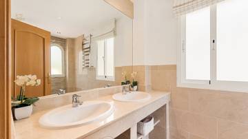 Thumbnail von Villa For Sale in San Pedro de Alcántara, Málaga