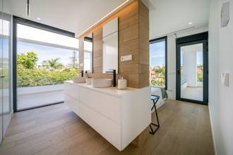 Thumbnail von Villa For Sale in Estepona, Málaga