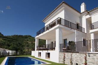 Thumbnail von Villa For Sale in Benahavis, Málaga