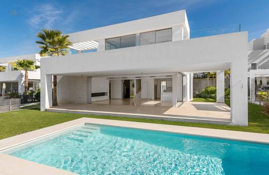 Villa For Sale in Marbella, Málaga