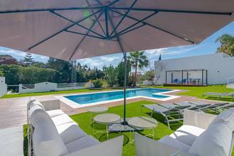 Thumbnail von Villa For Sale in Marbella, Málaga
