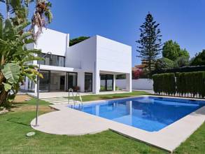 Thumbnail von Villa For Sale in San Pedro de Alcántara, Málaga