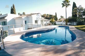 Thumbnail von Villa For Sale in el Rosario, Málaga