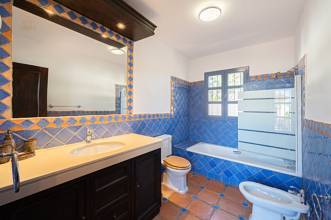 Thumbnail von Villa For Sale in Estepona, Málaga