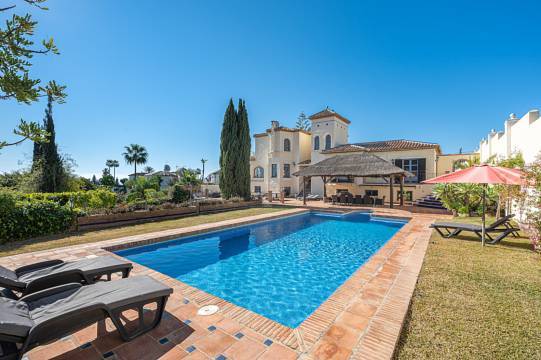 Villa For Sale in Estepona, Málaga
