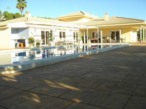 Villa For Sale in Oliva, Valencia