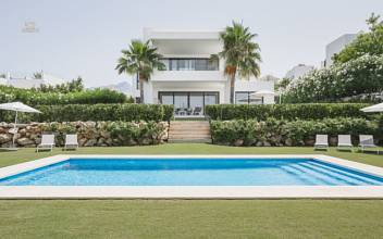  Nueva Andalucía Villa ES134183