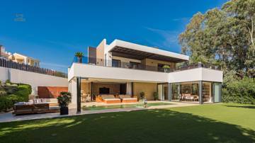  New Golden Mile Villa ES134235