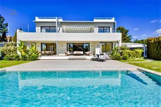  Marbella Villa ES131780
