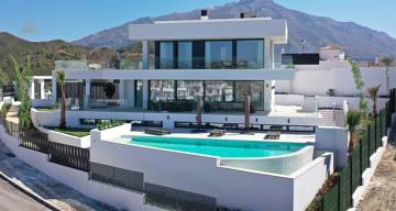  Nueva Andalucia Villa ES131617