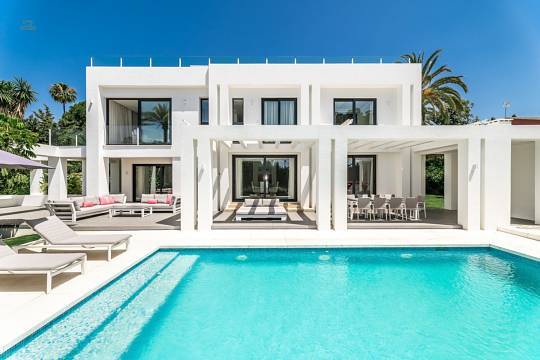  Marbella Villa ES130401