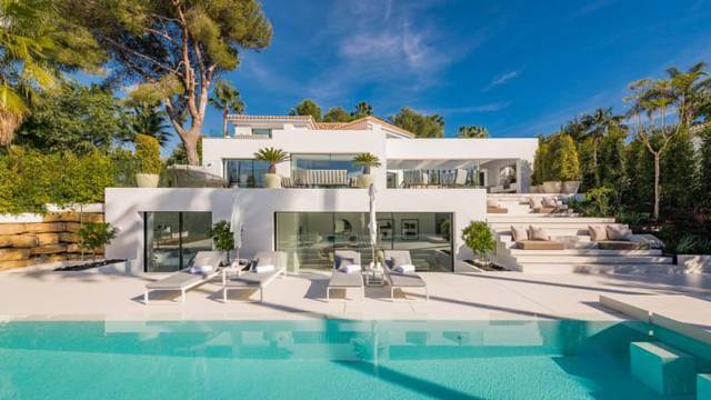  Nueva Andalucía Villa ES128399