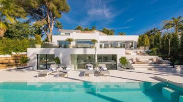  Nueva Andalucía Villa ES128399