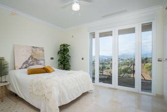 Thumbnail von Villa For Sale in Sierrezuela, Málaga