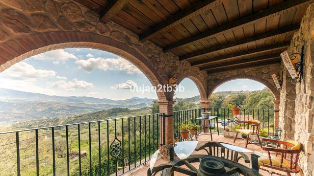 Villa For Sale in Cortes De La Frontera, Málaga