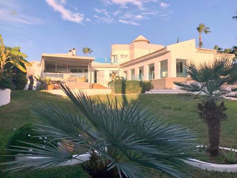 Villa For Sale in Benalmadena, Málaga