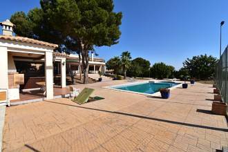 Villa For Sale in Torrevieja, Alicante 