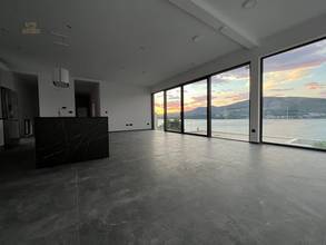 Thumbnail von High-quality luxury villa with swimming pool and panoramic sea view, Ciovo Island, Dalmatia