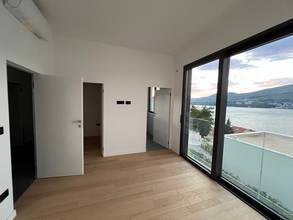 Thumbnail von High-quality luxury villa with swimming pool and panoramic sea view, Ciovo Island, Dalmatia