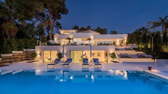  Nueva Andalucía Villa ES91661