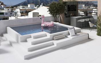  Marbella Commercial Property ES136105