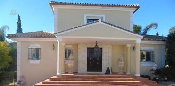 Luxus-Villa in Coin R2826302