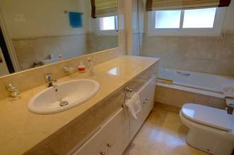 Thumbnail von Luxus-Villa in La Duquesa R2786066