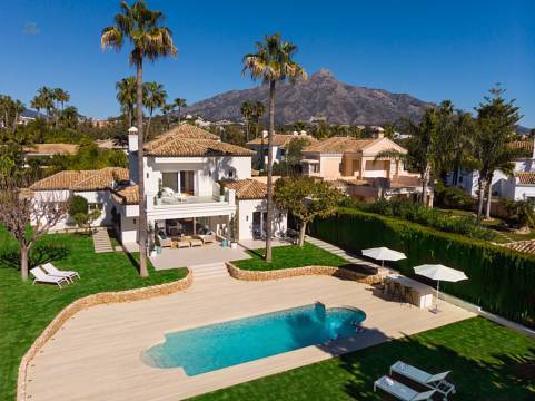  Marbella Villa ES124025