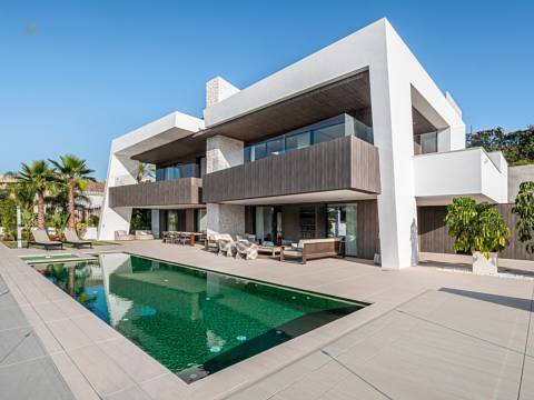  Nueva Andalucía Villa ES91708