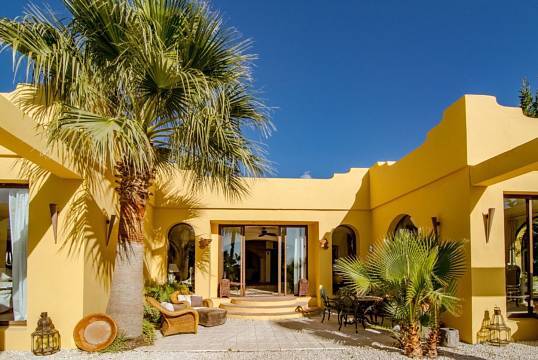 Luxus-Villa in Estepona R2861111