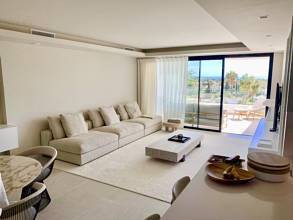 Apartment For Sale in Nueva Andalucia, Málaga