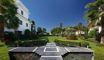 Apartment For Sale in Estepona, Málaga