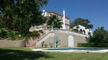 Villa For Sale in Estepona, Málaga