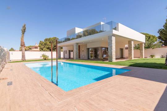 Villa For Sale in Orihuela, Alicante