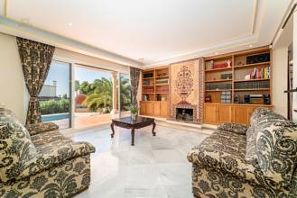 Thumbnail von Villa For Sale in El Paraiso, Málaga