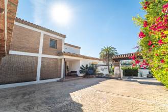 Thumbnail von Villa For Sale in El Paraiso, Málaga