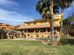 Luxus-Villa in Estepona R2806217