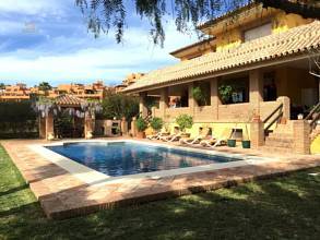 Thumbnail von Luxus-Villa in Estepona R2806217