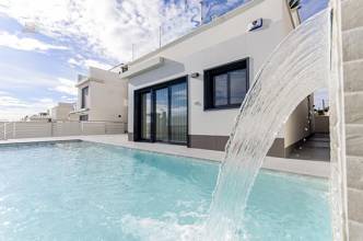 Villa For Sale in San Miguel de Salinas, Alicante 