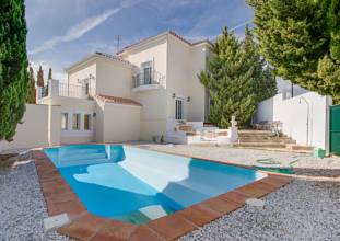 Villa For Sale in Estepona, Málaga