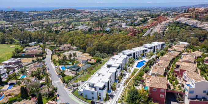 Villa For Sale in Nueva Andalucia, Málaga