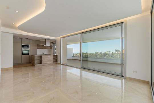 Apartment For Salle in Los Arqueros, Málaga