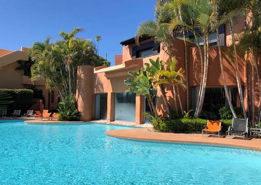Apartment For Sale im Marbella, Málaga 