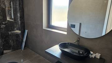 Thumbnail von Modern penthouses on the top floor with a roof terrace and pool right by the sea