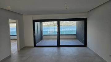 Thumbnail von Modern penthouses on the top floor with a roof terrace and pool right by the sea