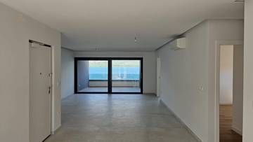 Thumbnail von Modern penthouses on the top floor with a roof terrace and pool right by the sea