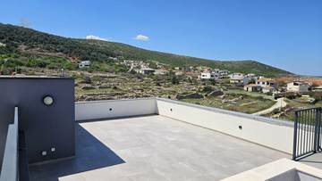 Thumbnail von Modern penthouses on the top floor with a roof terrace and pool right by the sea